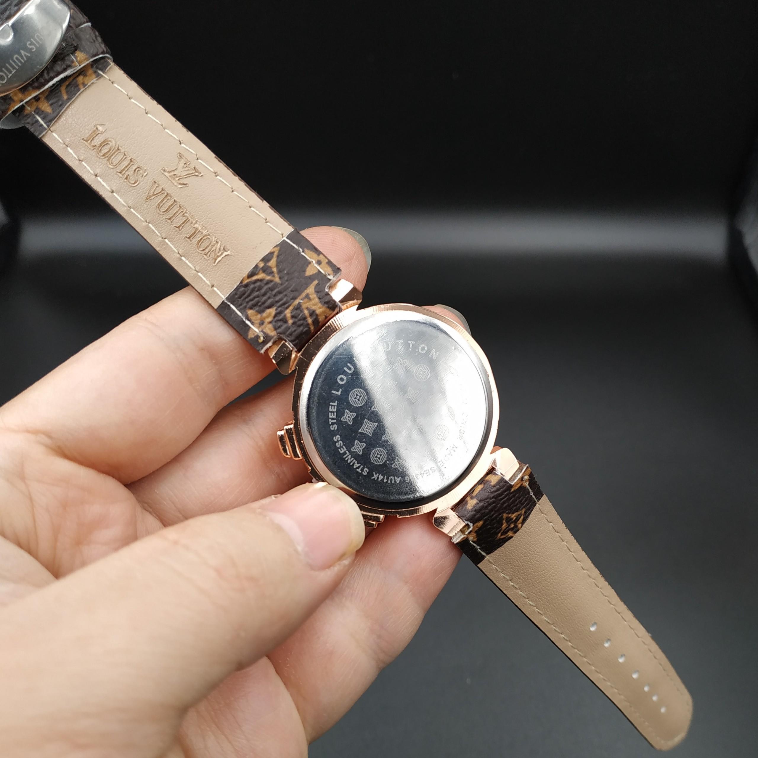 Đồng hồ thời trang nữ Louis vuitton
