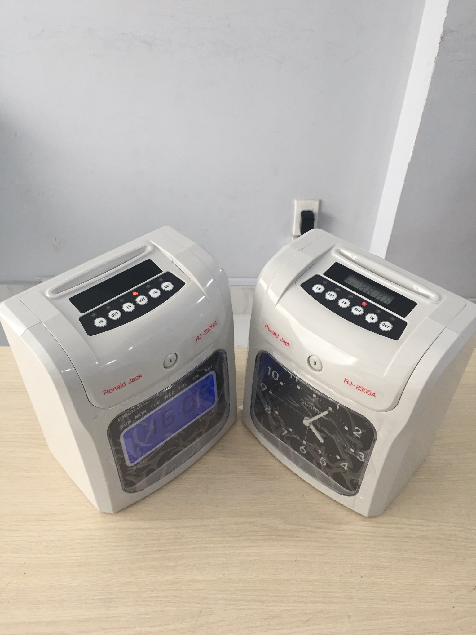 Ruy băng mực máy chấm công thẻ giấy. ( đủ loại)