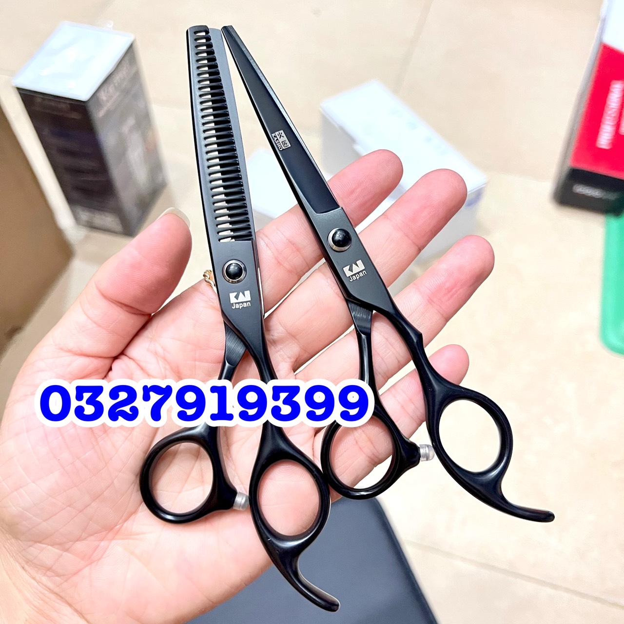 High Quality Hair Cutting Scissors 6.0 Inch Yellow Japanese Steel S440C Hardness over 62Hrc Durable Material Size 6 Inch Flat Slanted Handle Style