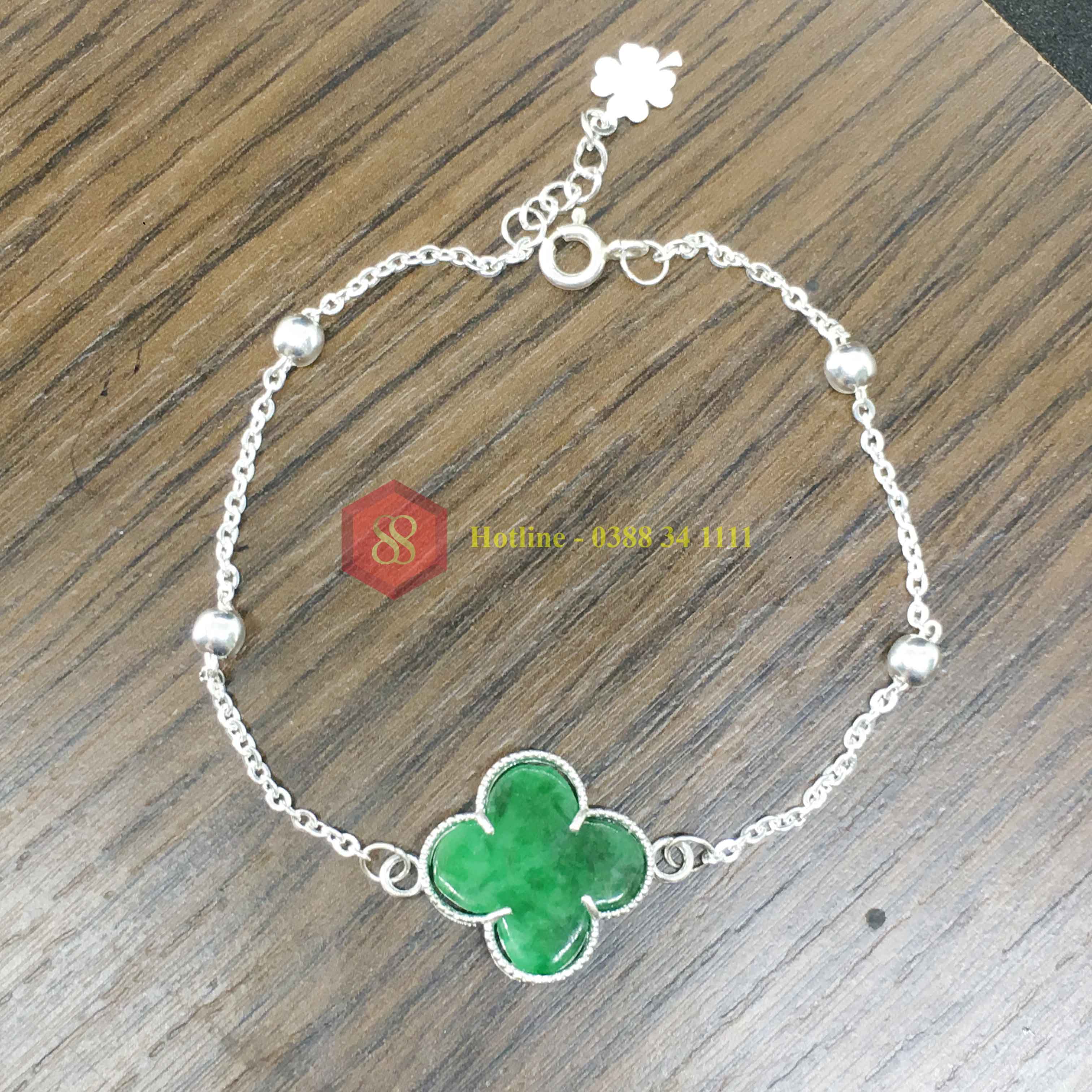 Lắc tay nữ cỏ 4 l&aacute; đ&aacute; ngọc cẩm thạch tự nhi&ecirc;n xanh l&aacute; bạc ta