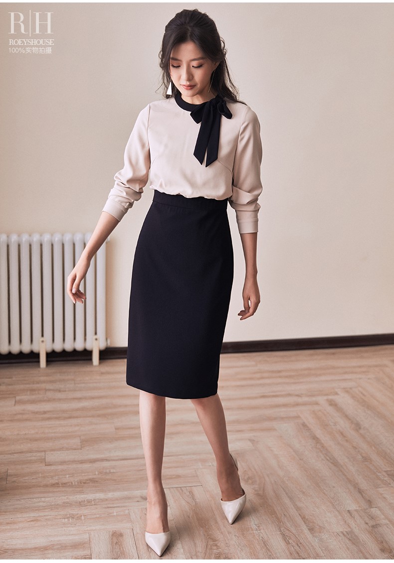Đầm liền chân váy đen trên trắng cổ cột nơ đen