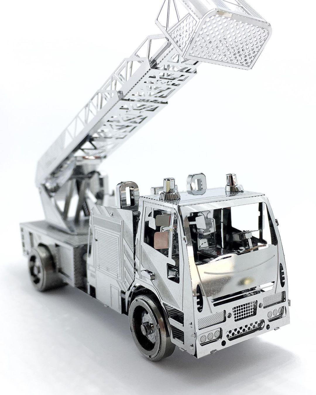 Mô hình 3D kim loại lắp ráp Xe Thang Chữa Cháy [ Chưa Lắp ]