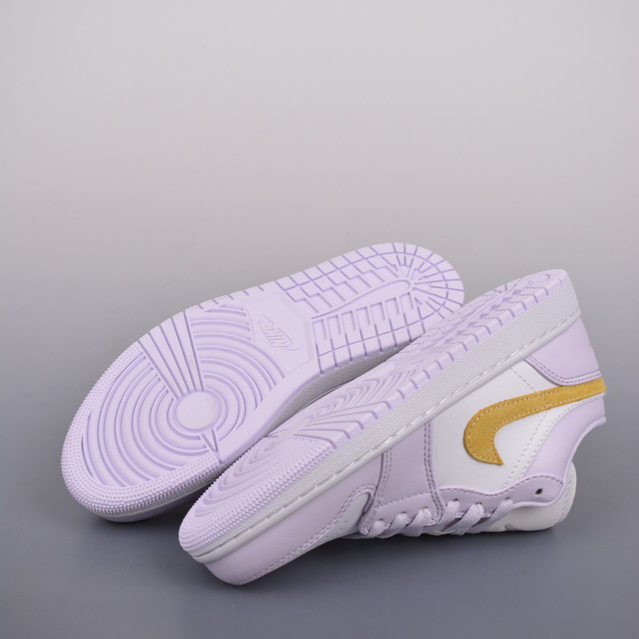 Nike Air Jordan 1 Low 'Barely Grape' DC0774