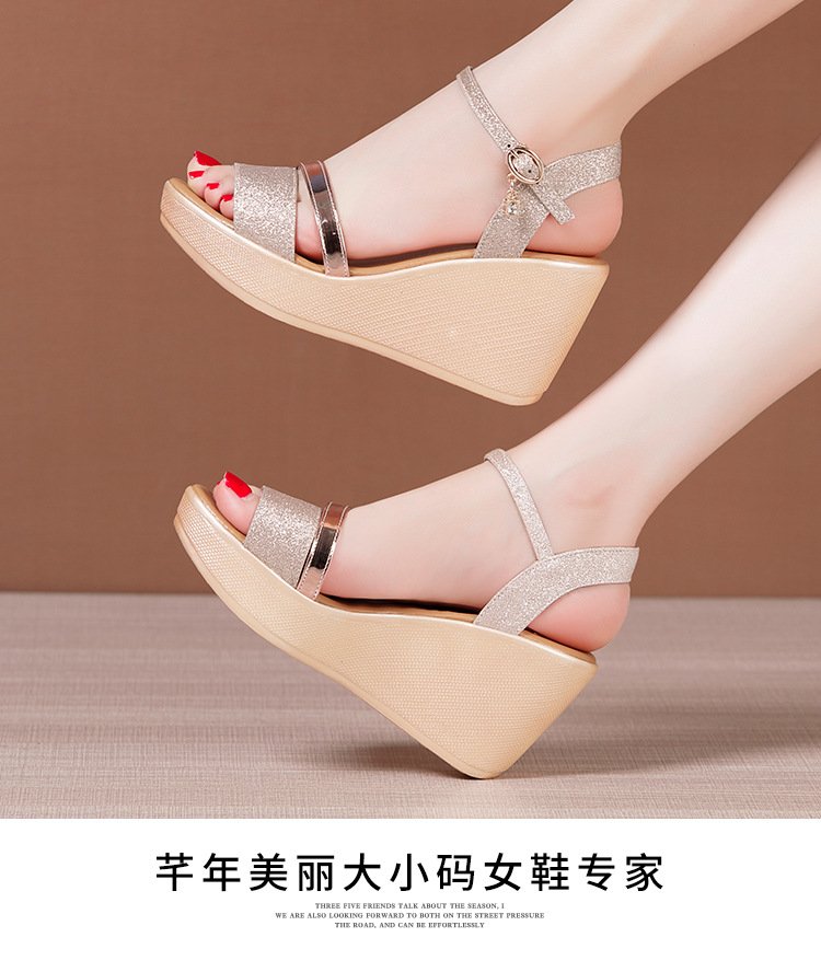 SANDAL xuồng kim tuyến xịn sò