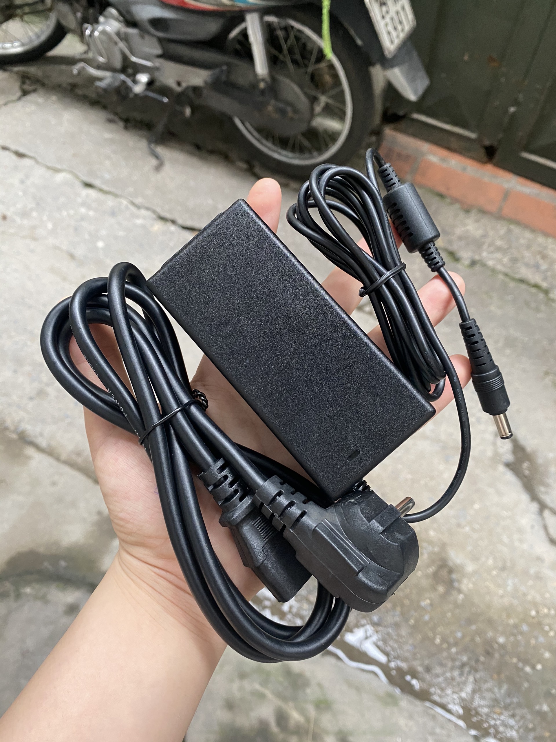Adapter nguồn 9V-5A loại cao cấp