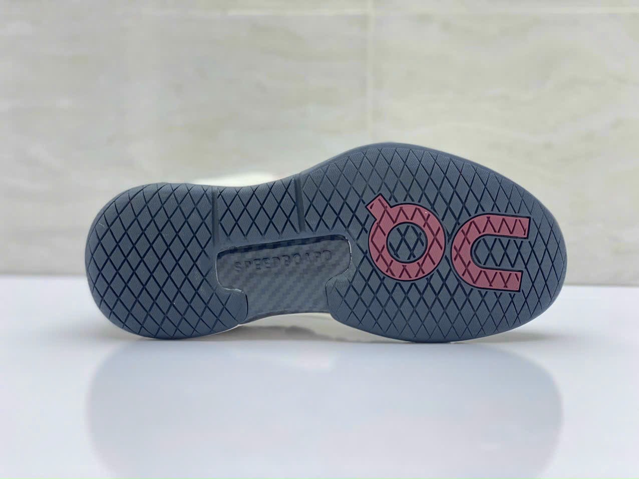 SALE CHÍNH HÃNG 50% - On Cloud . Size 40-45