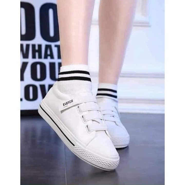 Combo 2 đôi tất kẻ sọc Hàn Quốc.