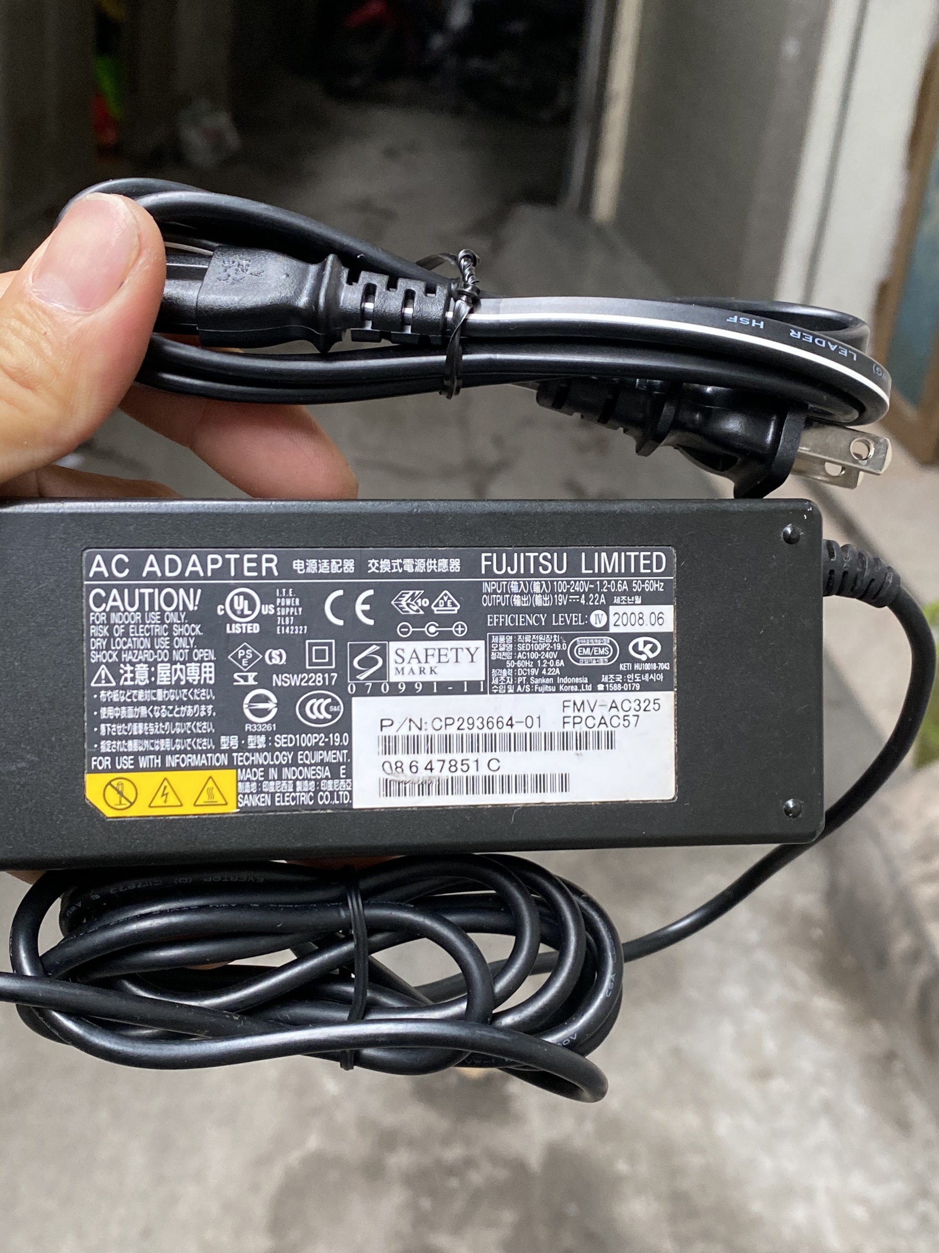 Sạc pin laptop fujitsu 19v-4.22a model sed100p2-19.0 bản gốc