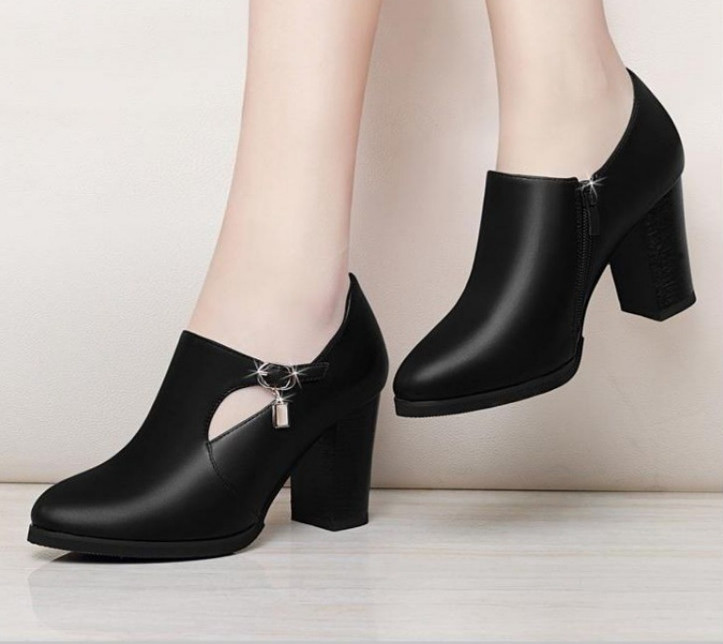 Giày boot gót vuông bán nguyệt da mềm 7f