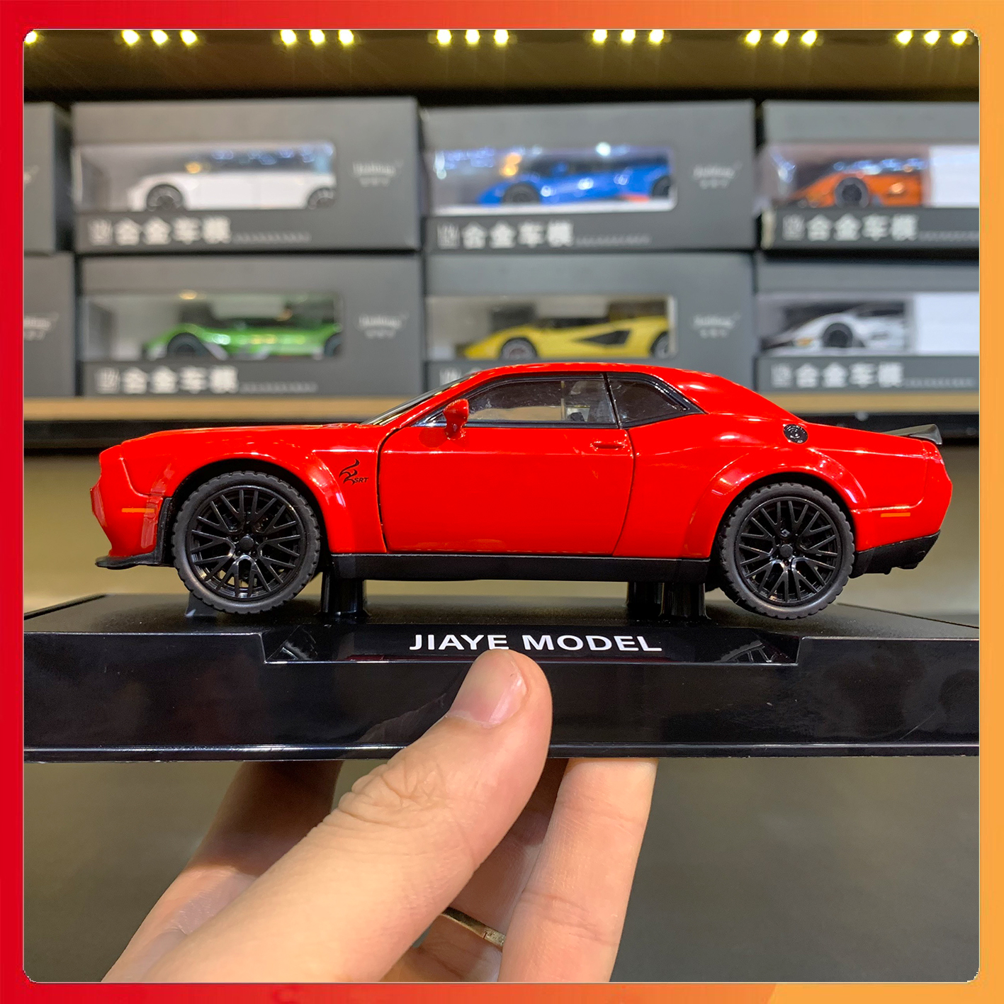 Mô hình xe Dodge Challenger SRT Hellcat 2023 tỉ lệ 1:32 Double Horses