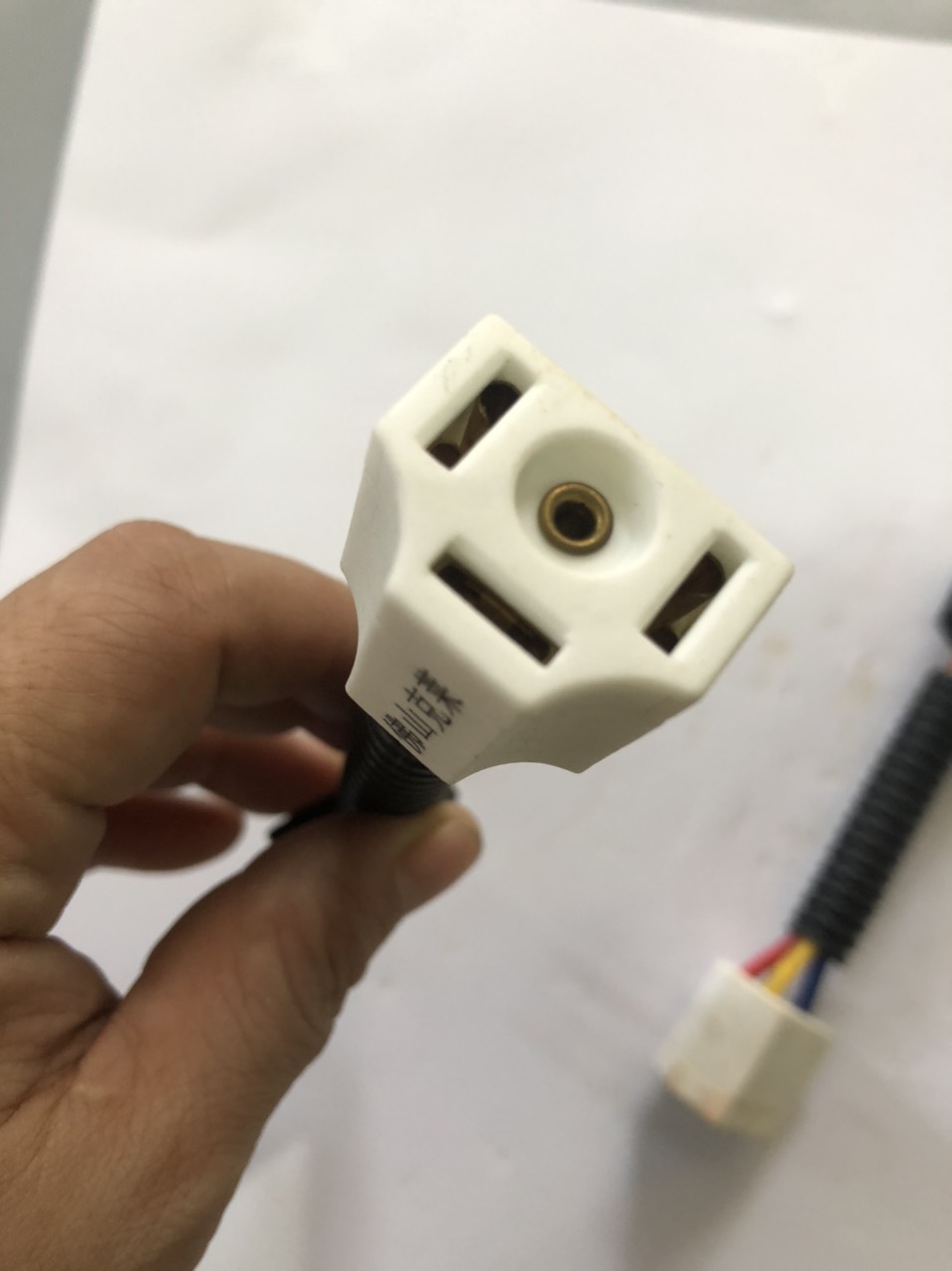 Rắc cắm bóng H4 3 chân RIP