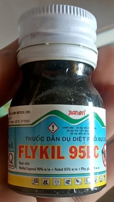 Thuốc Dẫn Dụ Diệt Ruồi Vàng FLYKIL 95EC - Chai 20ml