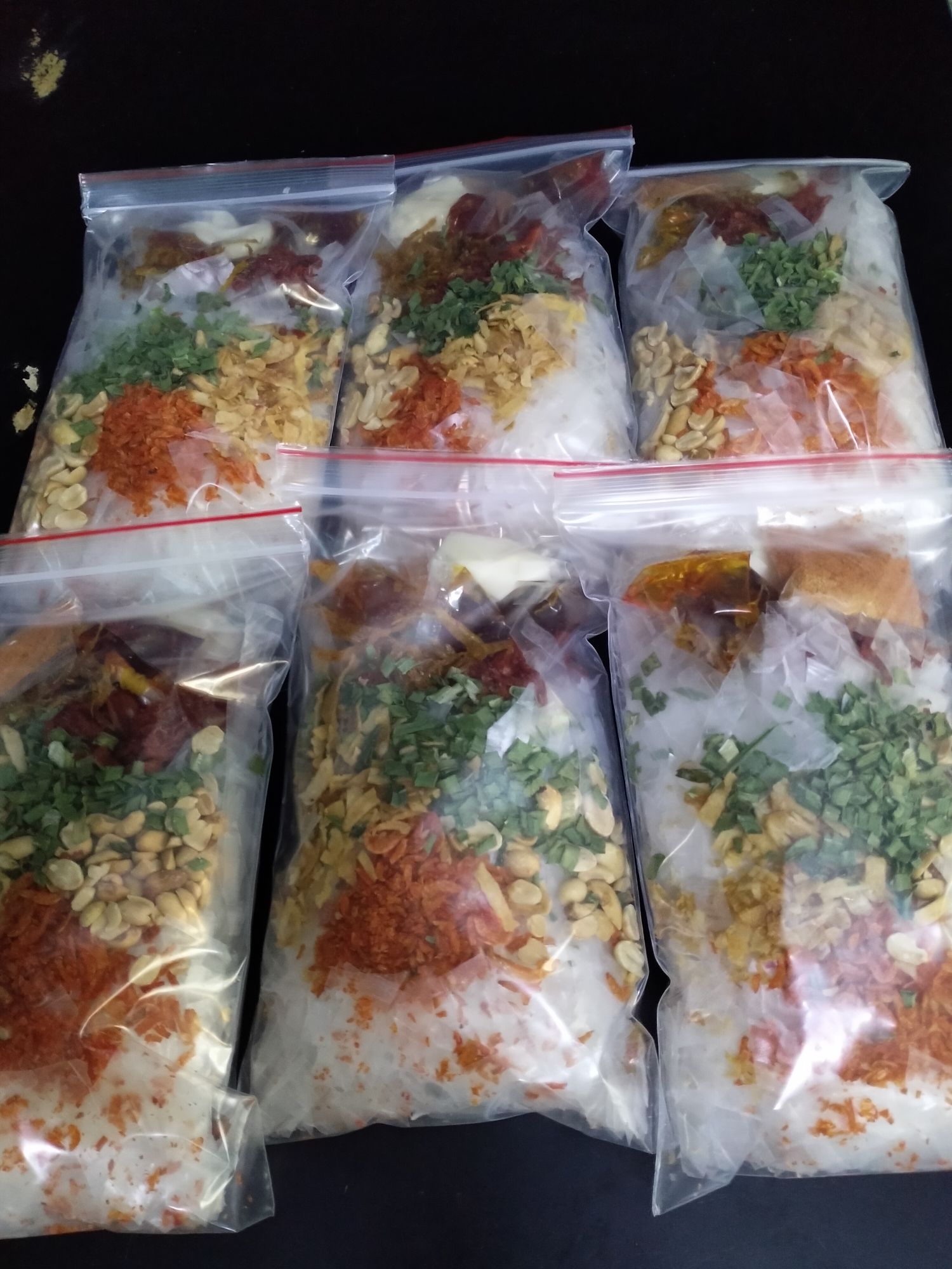 1 bịch bánh tráng trộn Nam Bộ