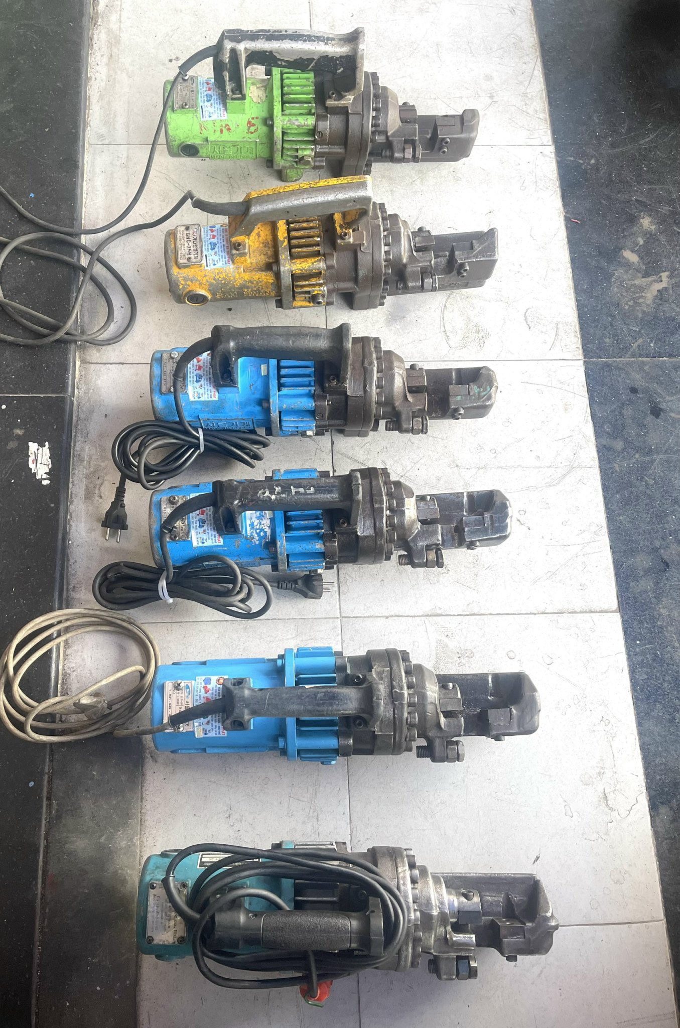 Máy Cắt Thủy Lực Hàn Quốc Handy 25C