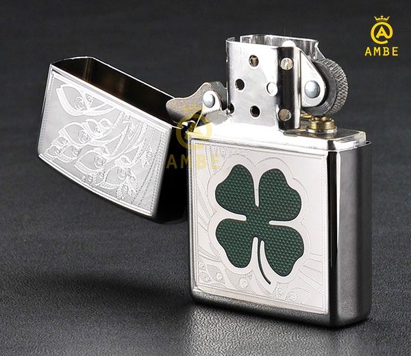 Bật lửa Zippo 24699 cỏ 4 lá may mắn