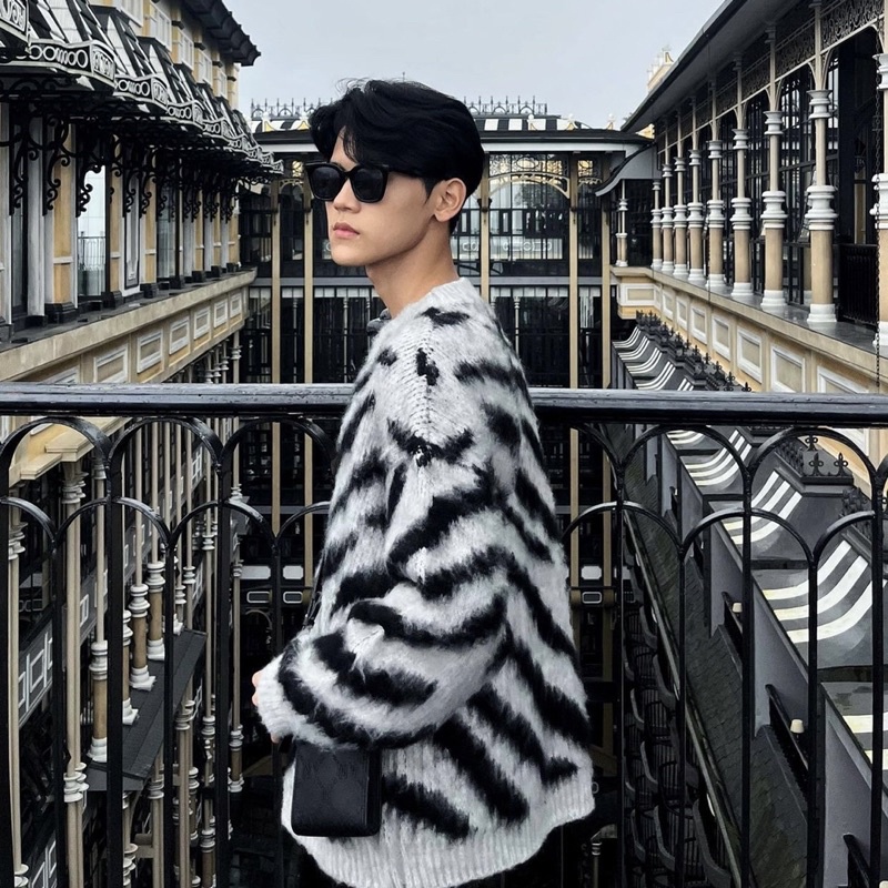 Áo len Striped form oversized