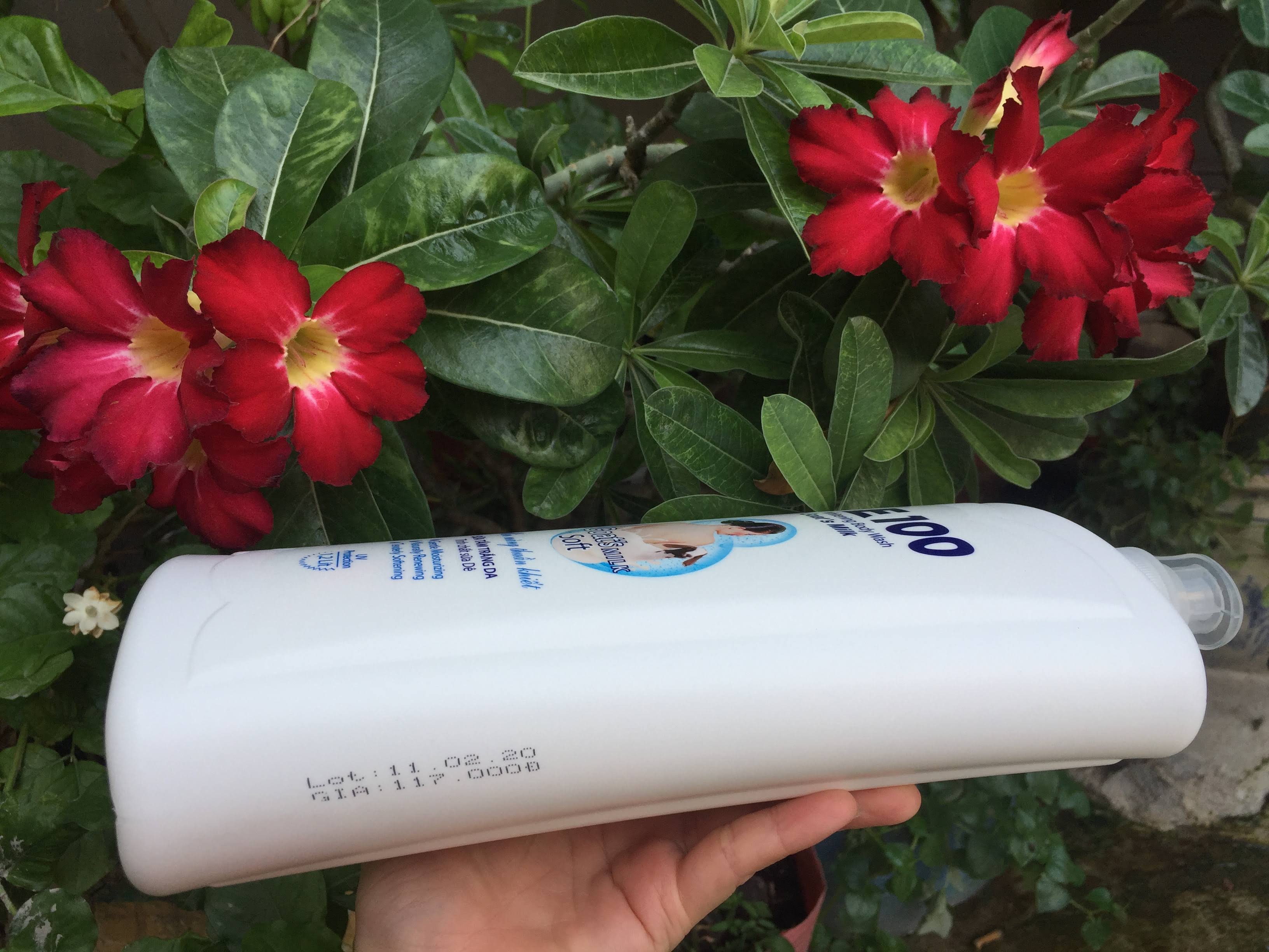 Sữa tắm Dê trắng da E 100 - 1200 ml nuôi dưỡng da khô