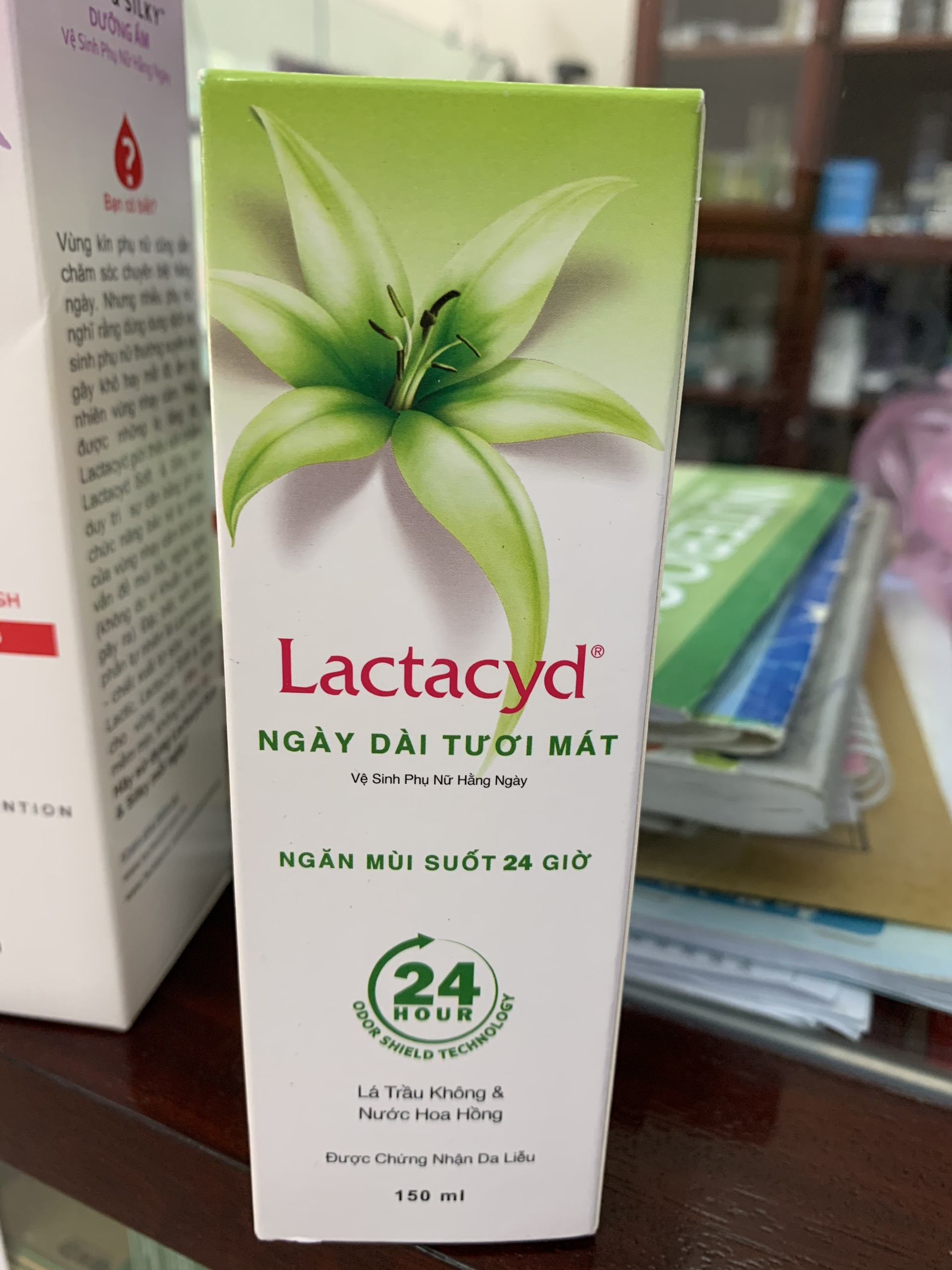 Dung dịch vệ sinh phụ nữ Lactacyd (Chai 150ml)