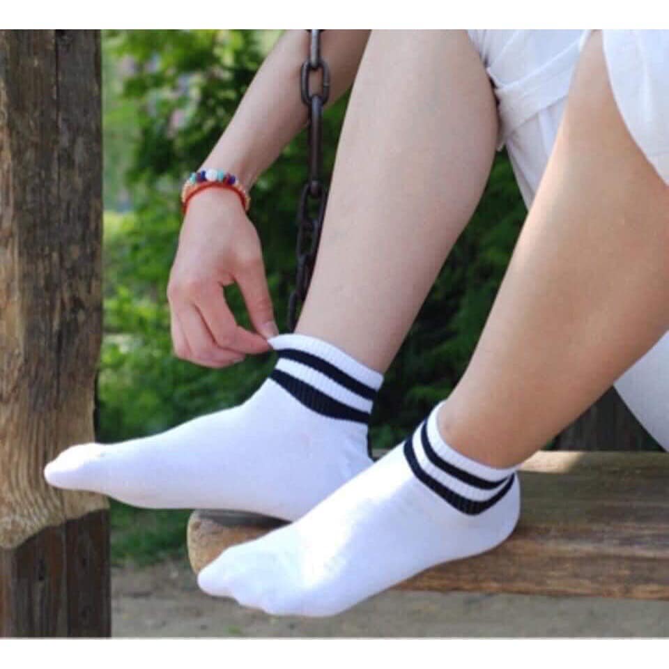 Combo 2 đôi tất kẻ sọc Hàn Quốc.