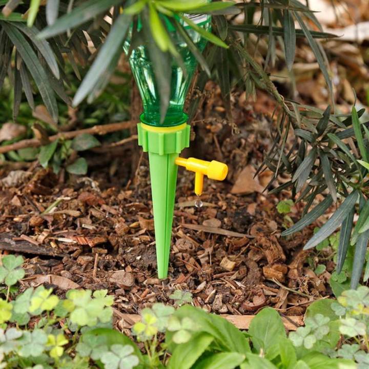 Farm Zone 105 10 Đầu tưới nhỏ giọt gắn vỏ chai nhựa có đầu béc điều chỉnh lưu lượng tưới phù hợp với hầu hết các loại vỏ chai từ 1,5 lít trở xuống