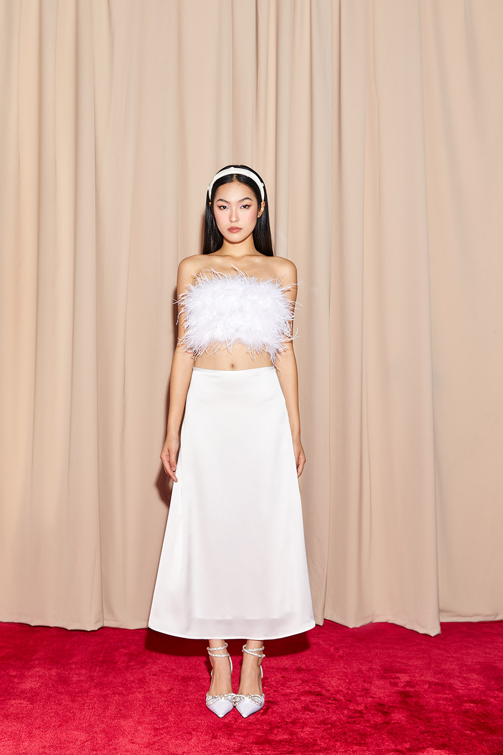 DOTTIE - Áo ống đính lông vũ T0621