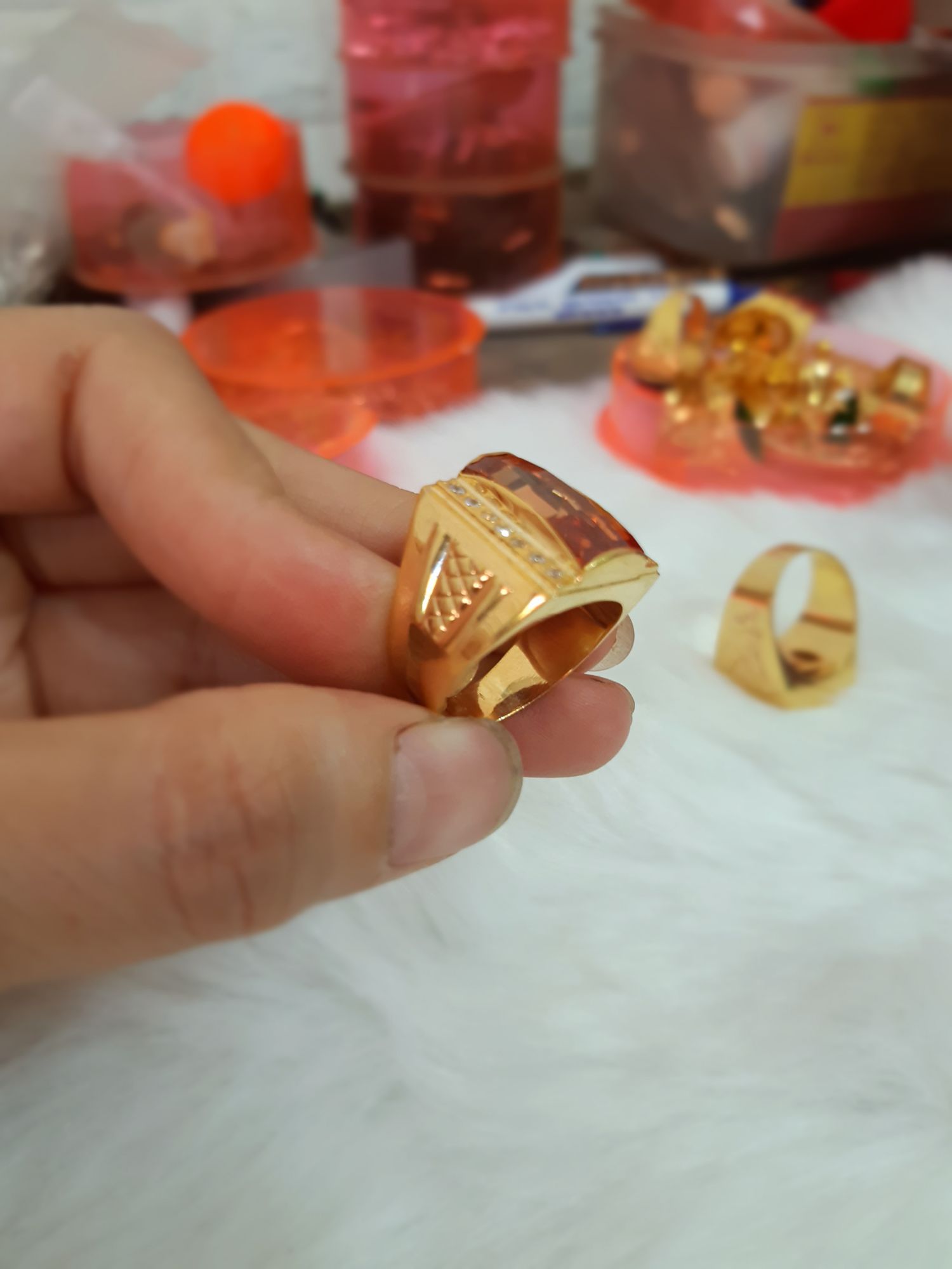 Nhẫn nam vàng tây
