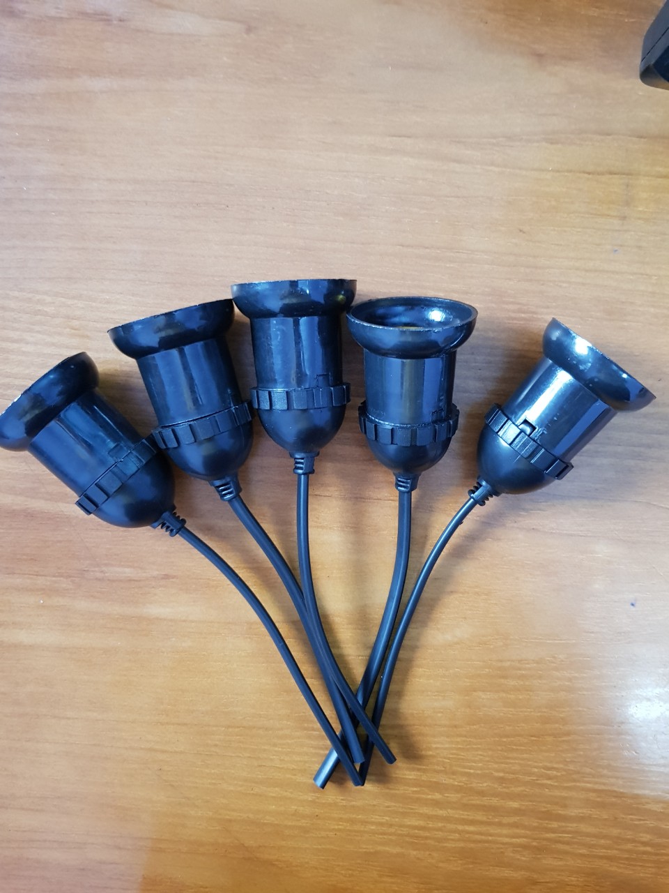 Đui đèn xoáy E27 có dây 12cm- combo 2 cái