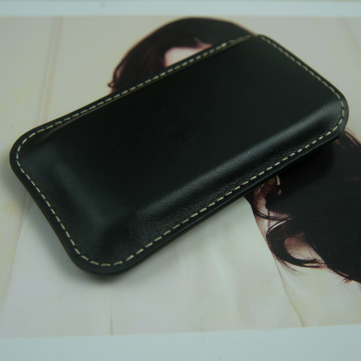 Bao da Nokia E71 handmade - Màu Đen - Da bò thật nhập khẩu - Miễn phí khắc tên và sđt