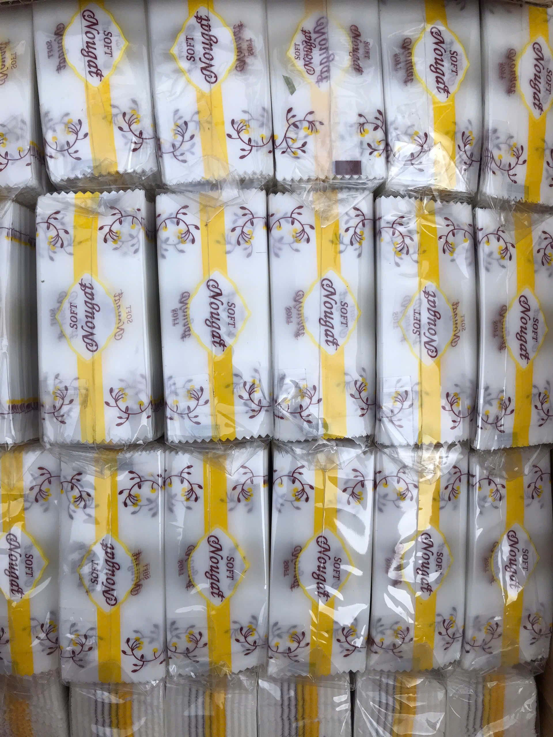Túi đựng kẹo chữ Nougat 200c