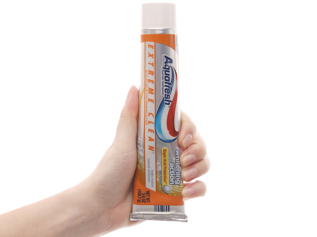Kem đánh răng Aquafresh trắng răng bạc hà thơm mát Whitening Action