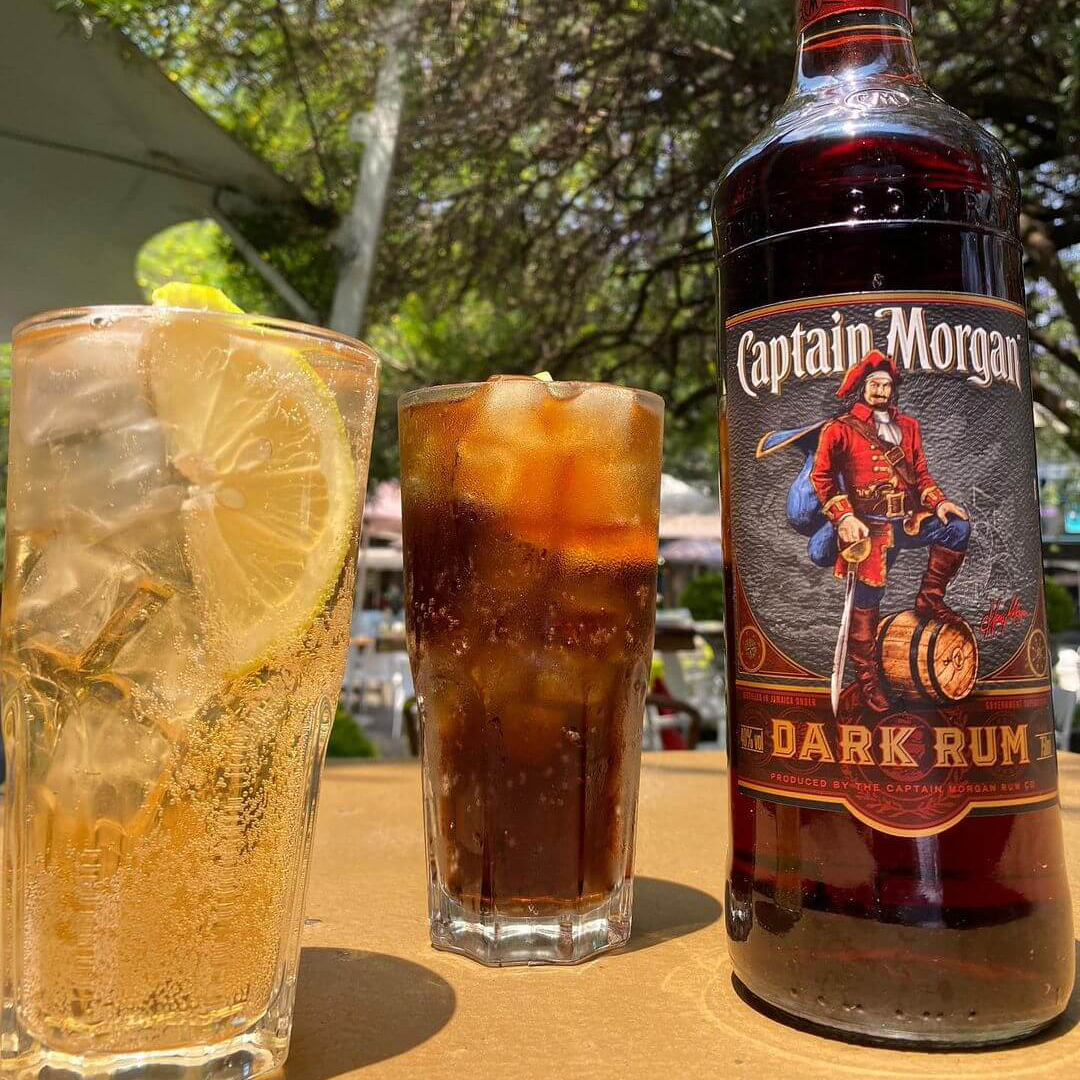 Rum nền CAPTAIN MORGAN DARK RUM rum pha chế cocktail