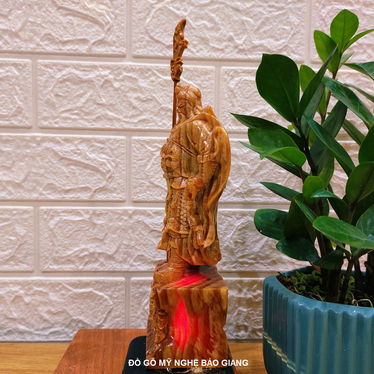 Tượng quan công gỗ huyết long cao 20 cm