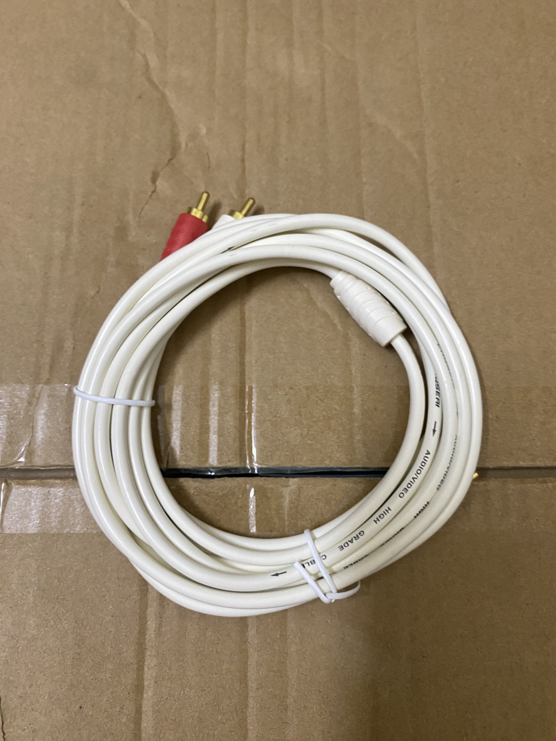 Cáp Audio đầu 1 ra 2 chuẩn 3,5mm dài 3m