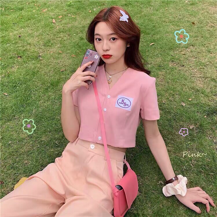 Áo croptop cổ V phối nút in logo TTSLA0220(TTS0885)