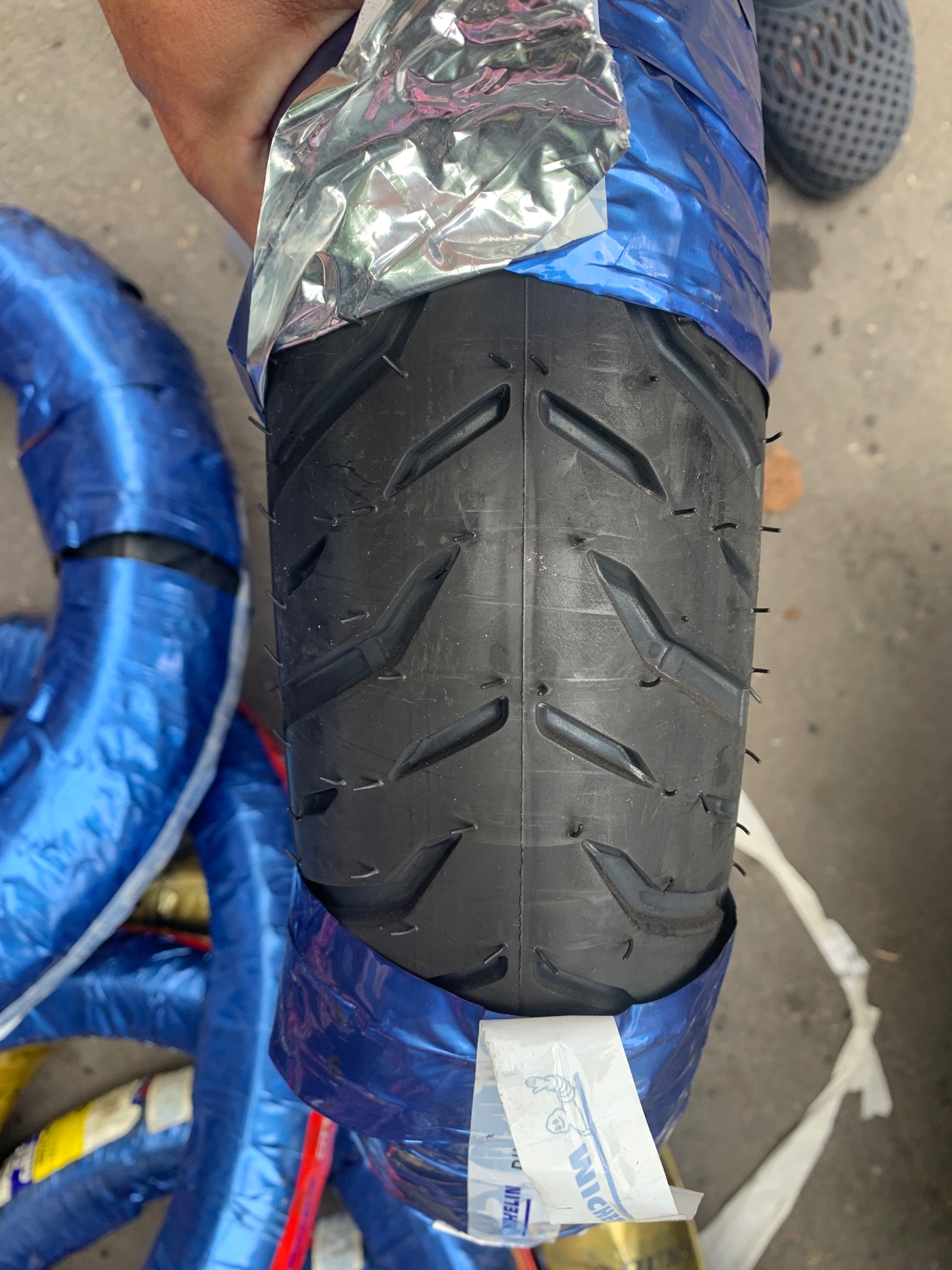 Vỏ michelin 100/90/14 dòng PCX Vario