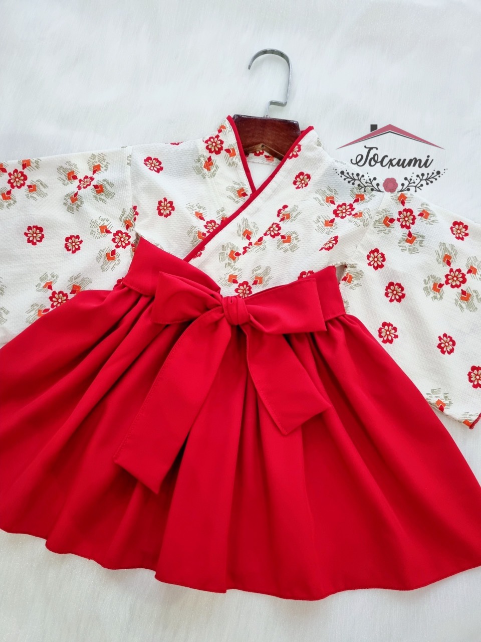 [THIẾT KẾ] KIMONO HOA ĐỎ CÁCH TÂN CHO BÉ YÊU [HÀNG ĐẸP] - Tocxumi