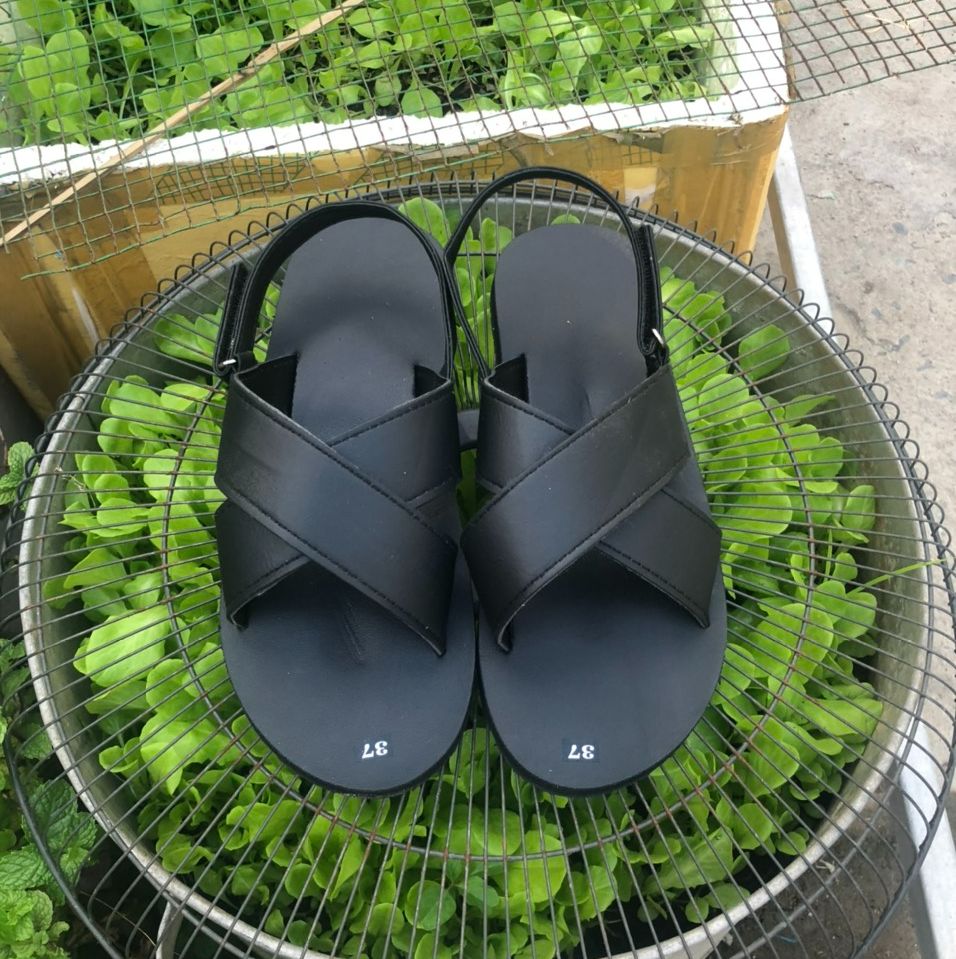 Xăng đan đế bằng nam nữ A9 đen