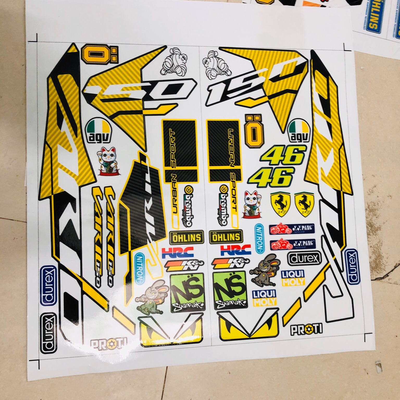 Tem rời Vario 150 Vàng đen dán xe đen