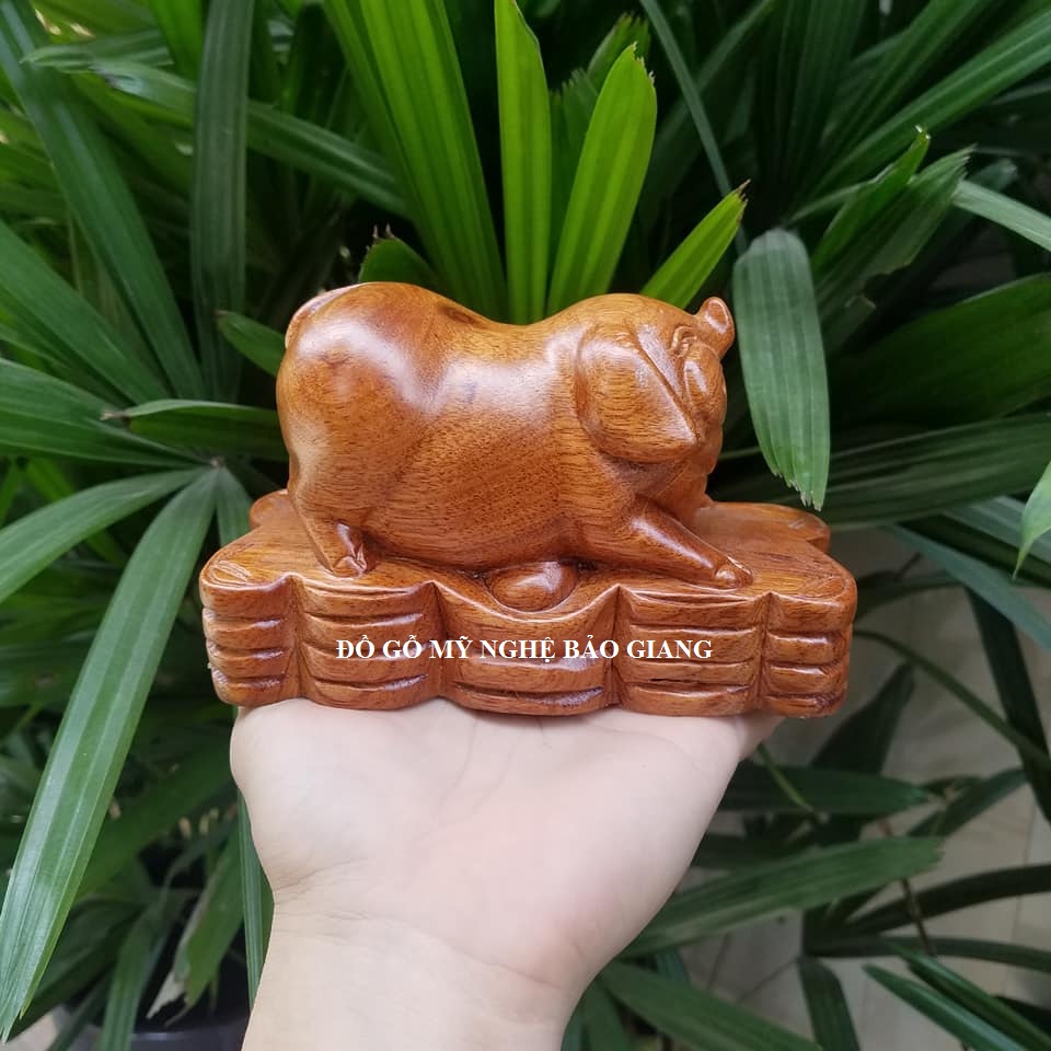 Tượng con lợn gỗ bách xanh ngang 15 sâu 7 cao 9 cm