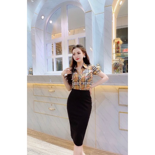 chân váy công sở dáng ôm xẻ tà khóa sau