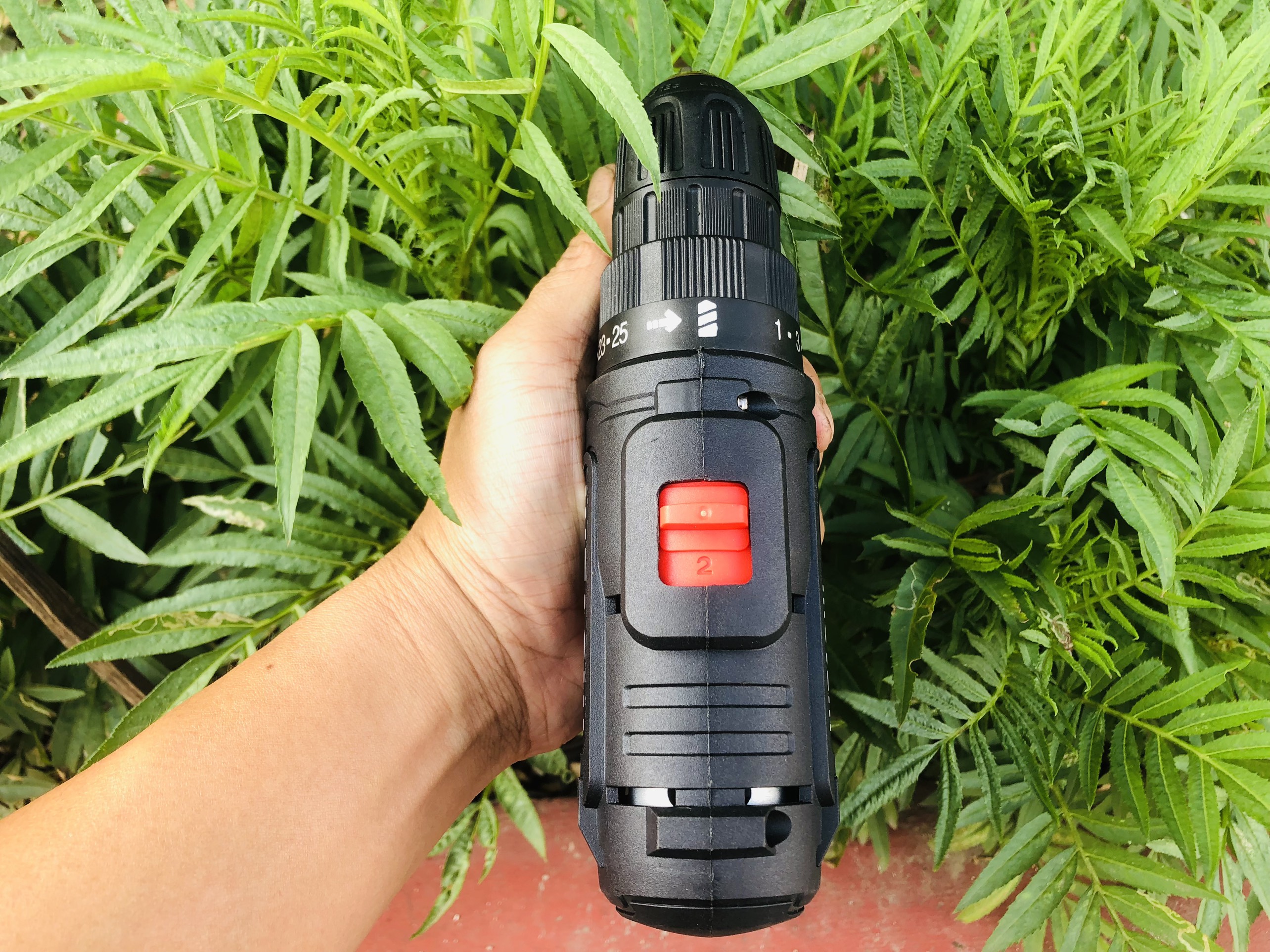 Máy khoan máy bắn vít dùng pin 12V Hitachi