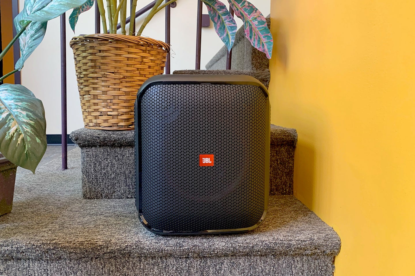 |Hàng chính hãng| Loa Bluetooth JBL Partybox Encore Essential