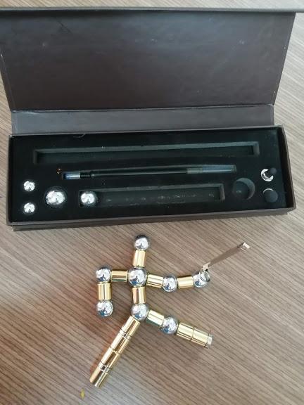 [HCM]bút nam châm polar pen vàng