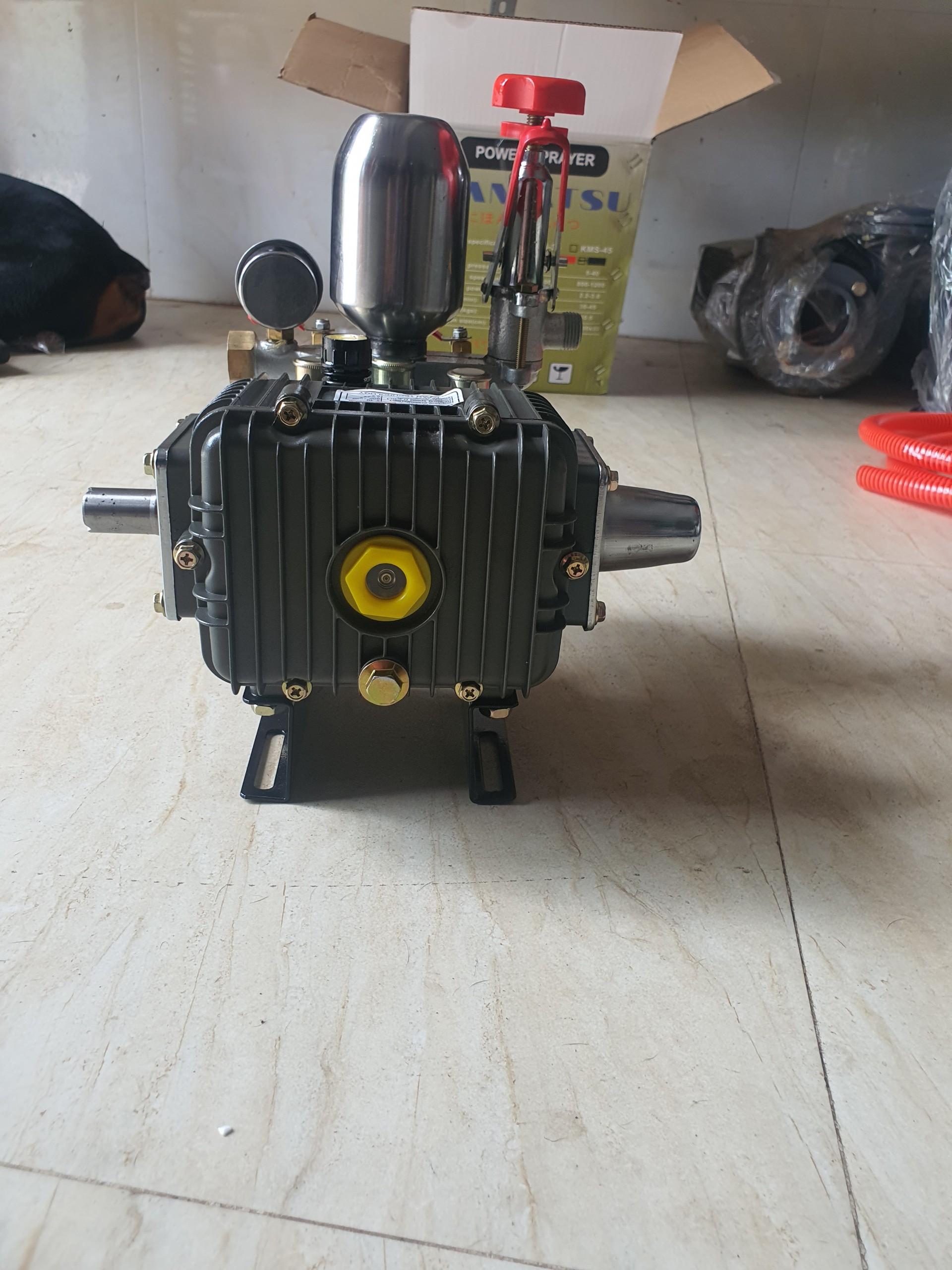Đầu xịt áp lực 1HP Kamatsu KMS-35