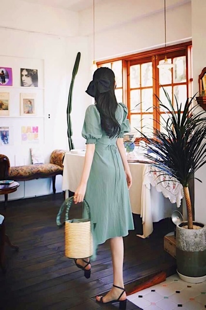 Đầm mint nhúng ngực xẻ tà