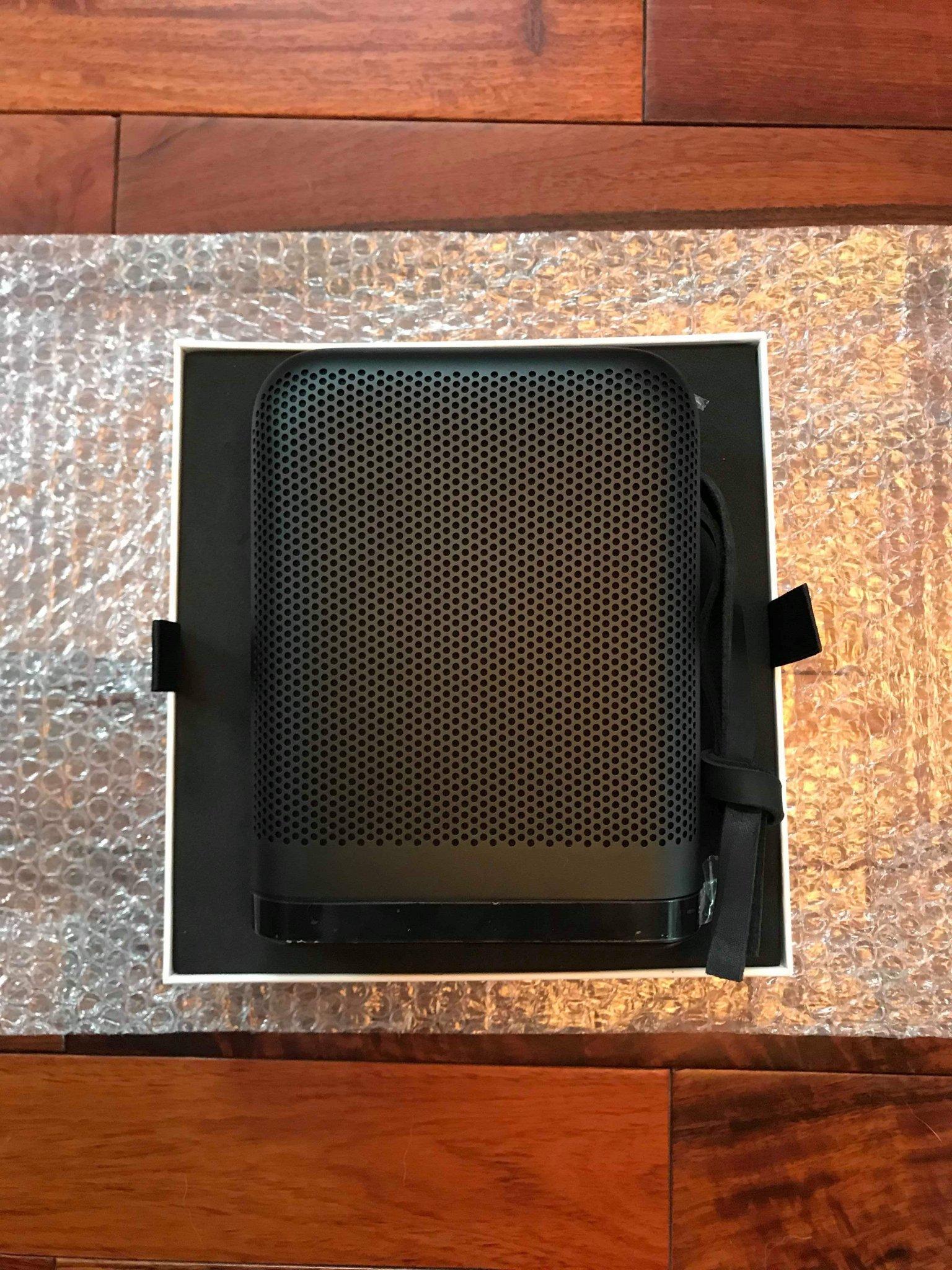 Loa B&O Beoplay P6