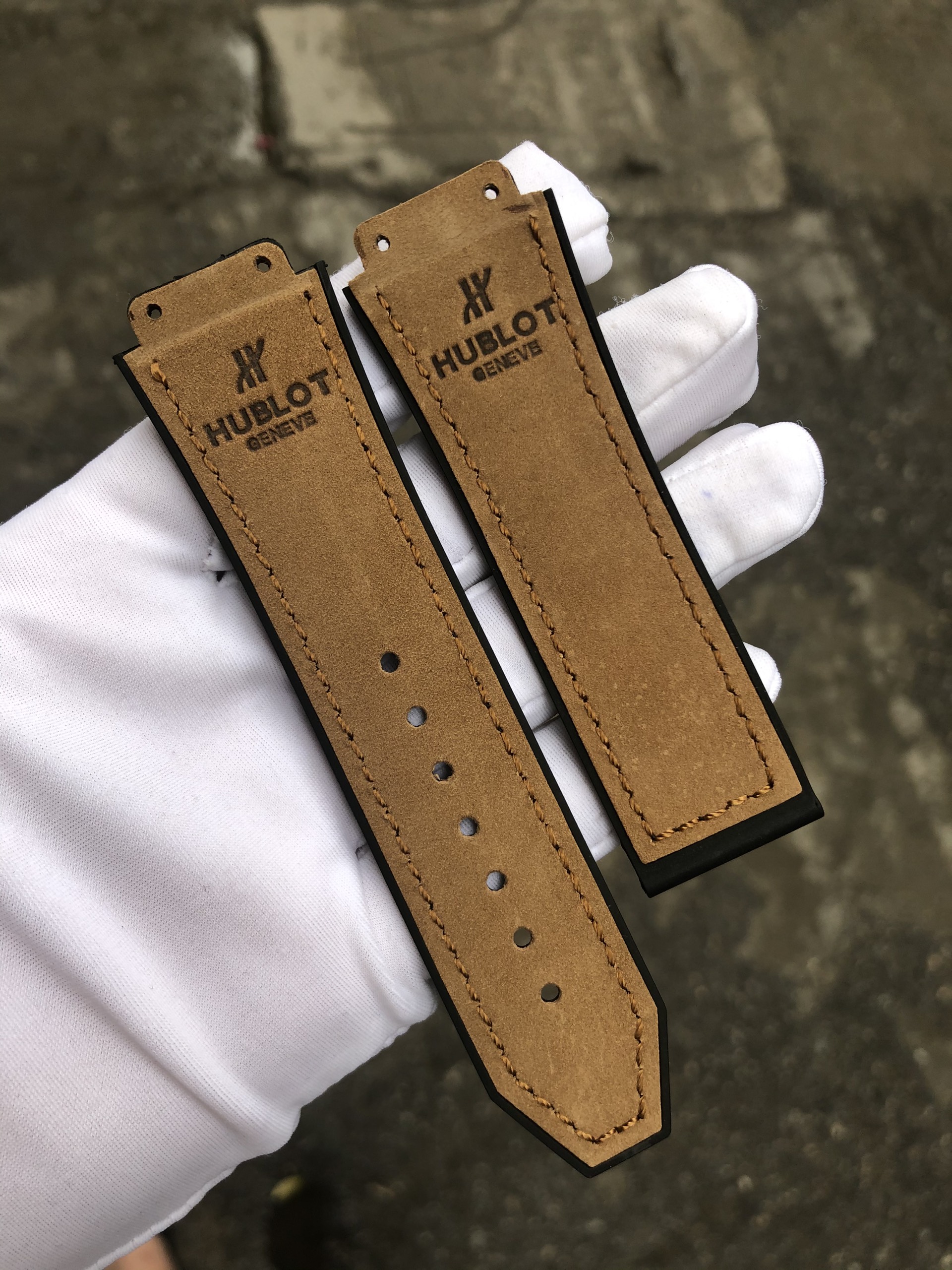 Dây Hublot xịn - Có mùi thơm