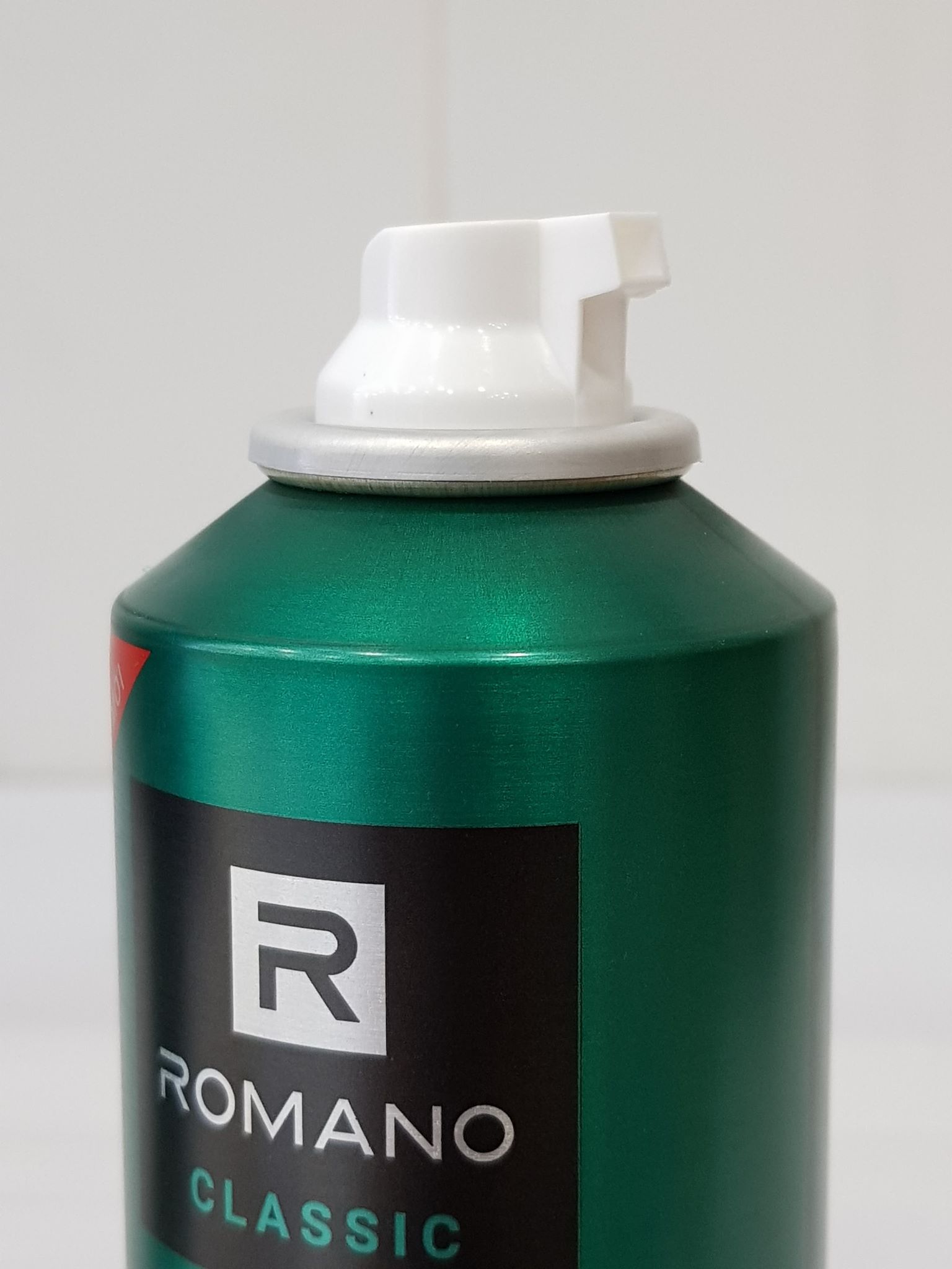 Bọt Cạo Râu Romano Classic 175ml