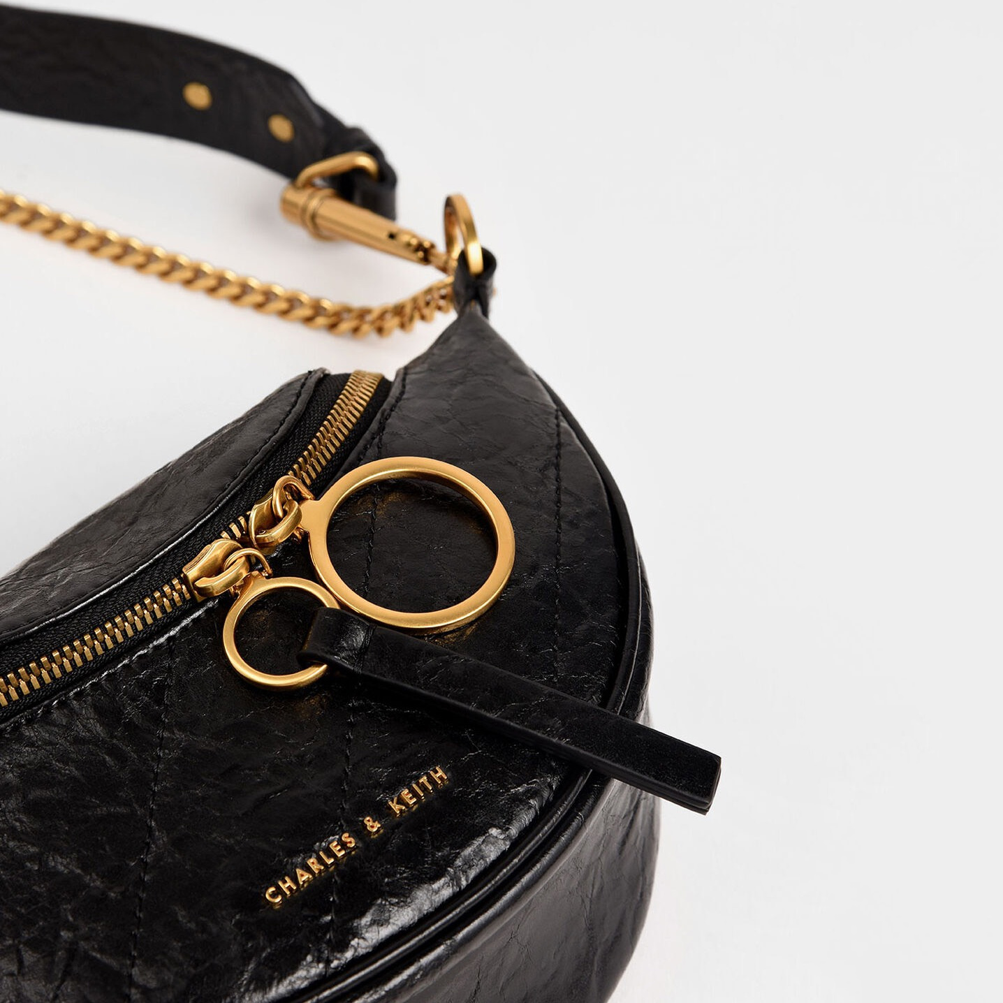 Túi Charles & keith bán nguyệt cực hót