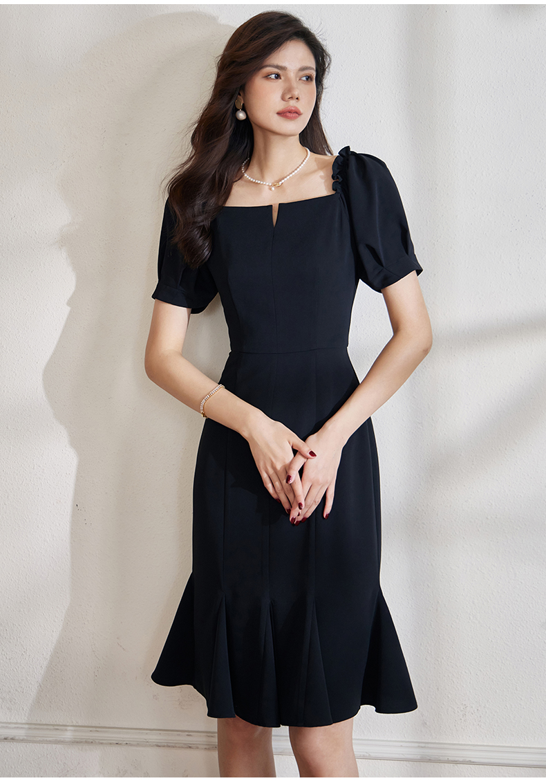 Đầm đen trơn đuôi cá cổ vuông tay ngắn